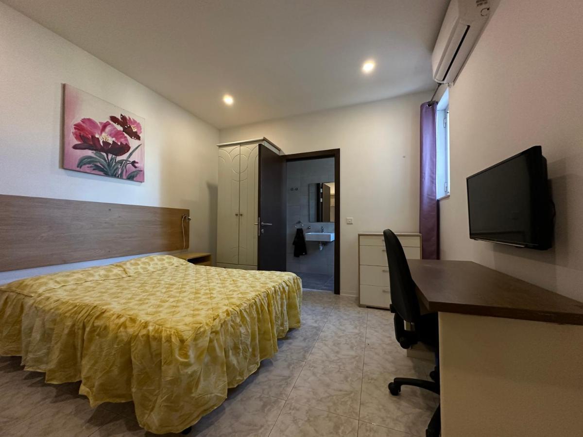 Sea La Vie Apartment *